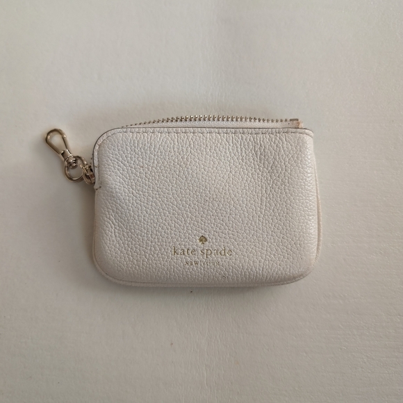 kate spade Handbags - 🛍️4 For $15🛍️Kate Spade White Leather Wallet with Minimalist Design